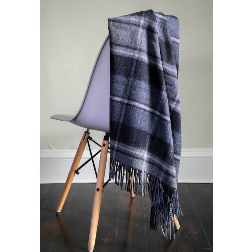 Lochcarron | Tartan Lambswool Blanket - MacRae Hunting Grey