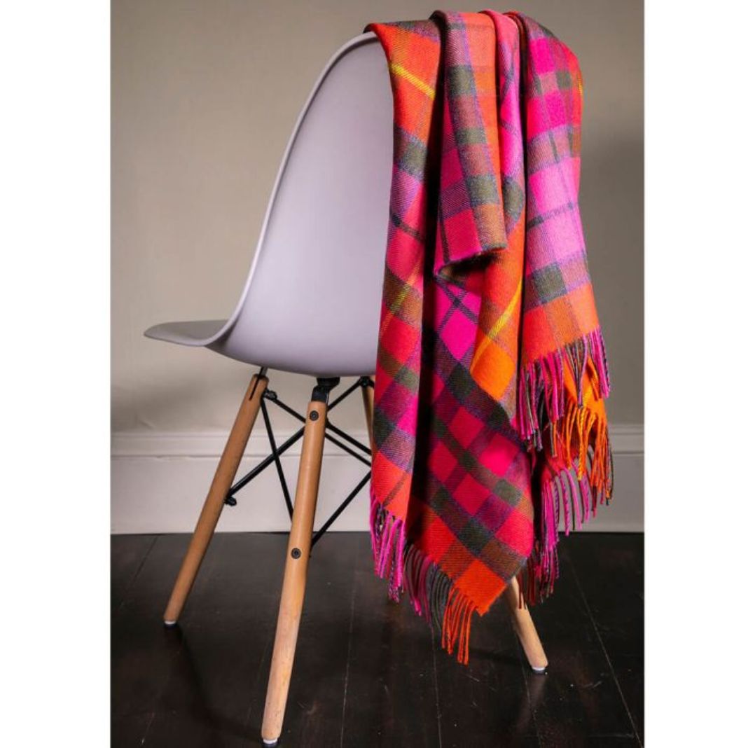 Lochcarron | Tartan Lambswool Blanket - Buchanan Rose