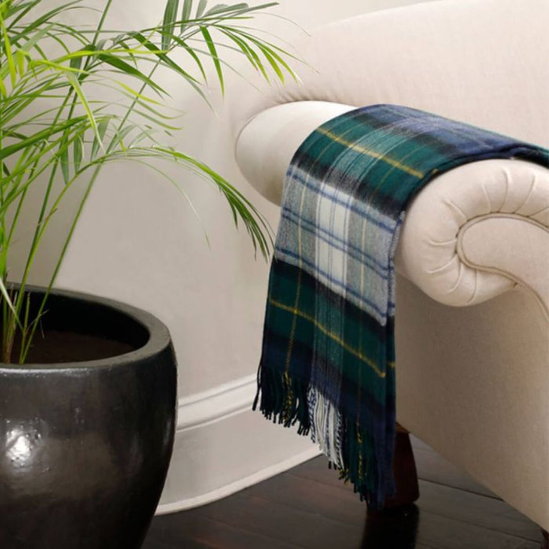 Lochcarron | Tartan Lambswool Blanket - Gordon Dress